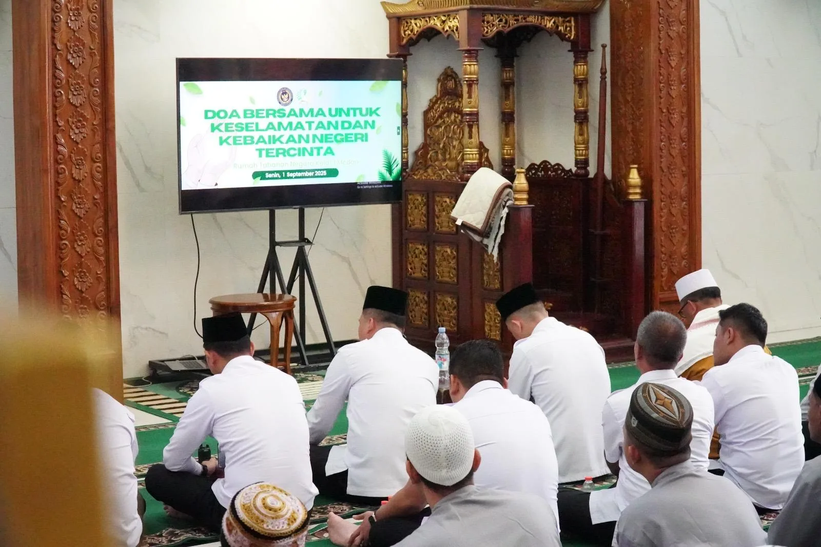 Petugas dan Warga Binaan Rutan Kelas I Medan Berdoa Bersama untuk Indonesia